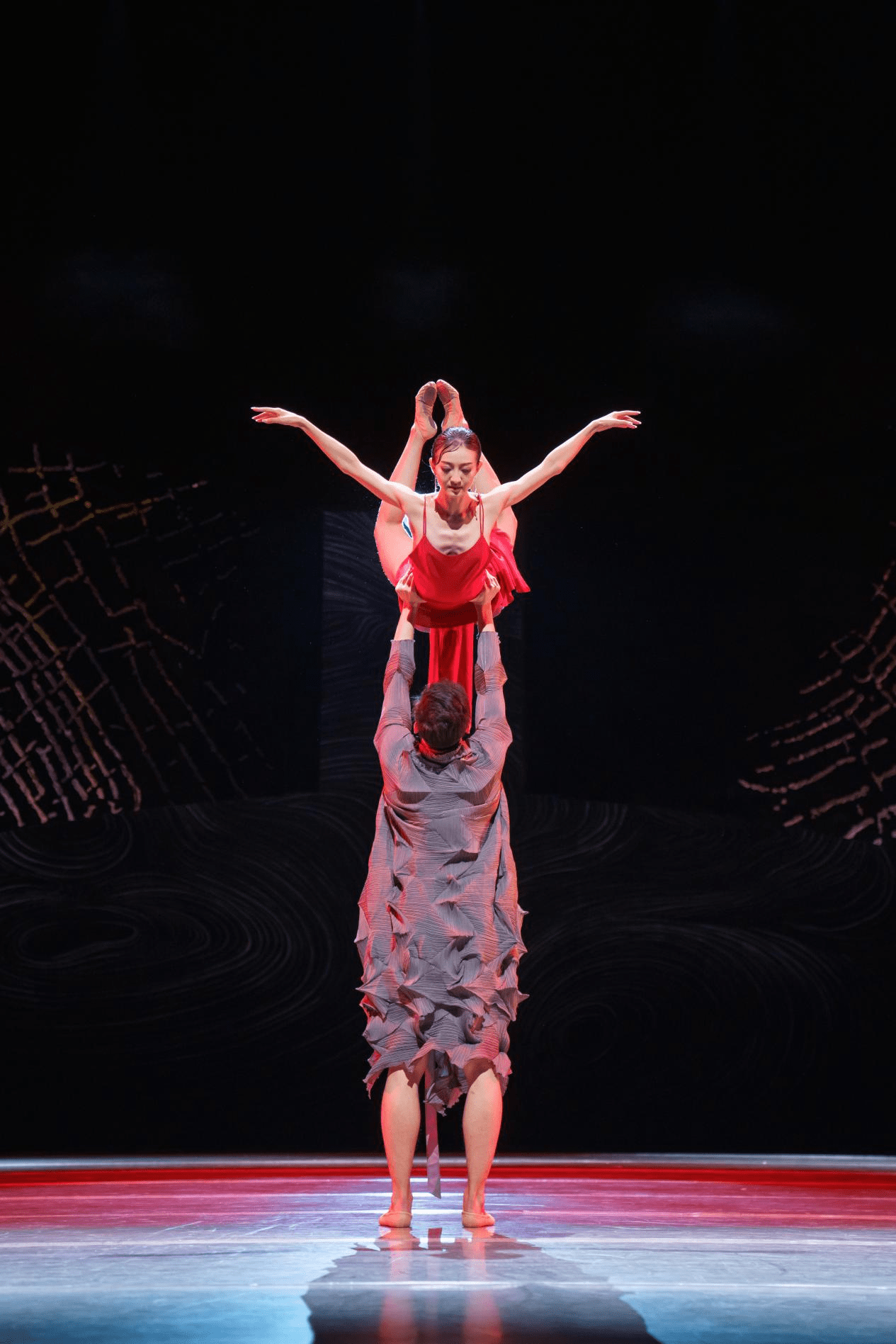 青年舞蹈家胡玉婷舞蹈剧场《美的化成·婷生妙玉》成功首演