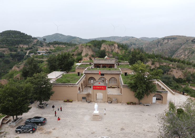 黄土高原上最“豪华”的窑洞建筑，主人大度将它捐给中国共产党