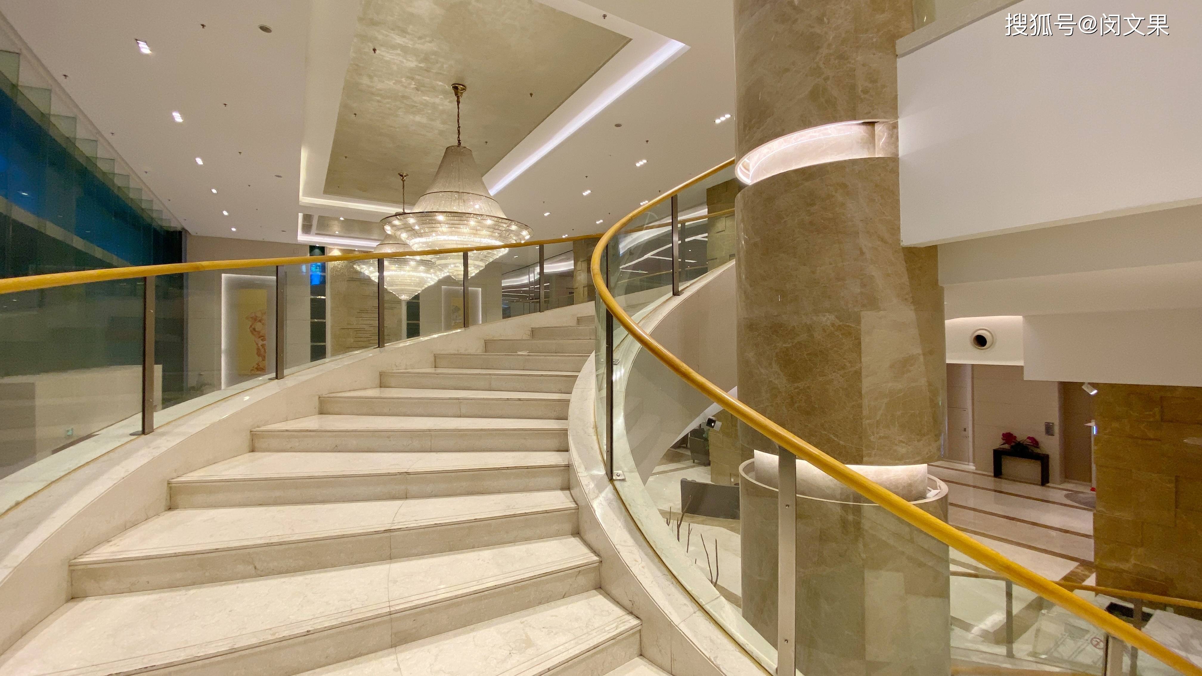 南昌红谷滩新区心脏地带,江景无敌!|南昌江景假日酒店