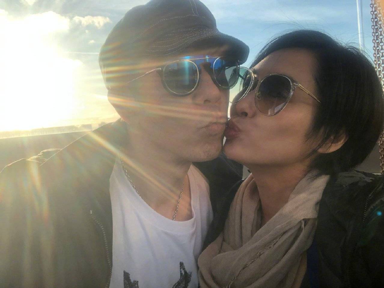 黄贯中为朱茵庆生 生日快乐！请你等我回家