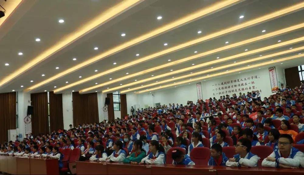 世界精神卫生日永川区人民医院走进凤凰湖中学
