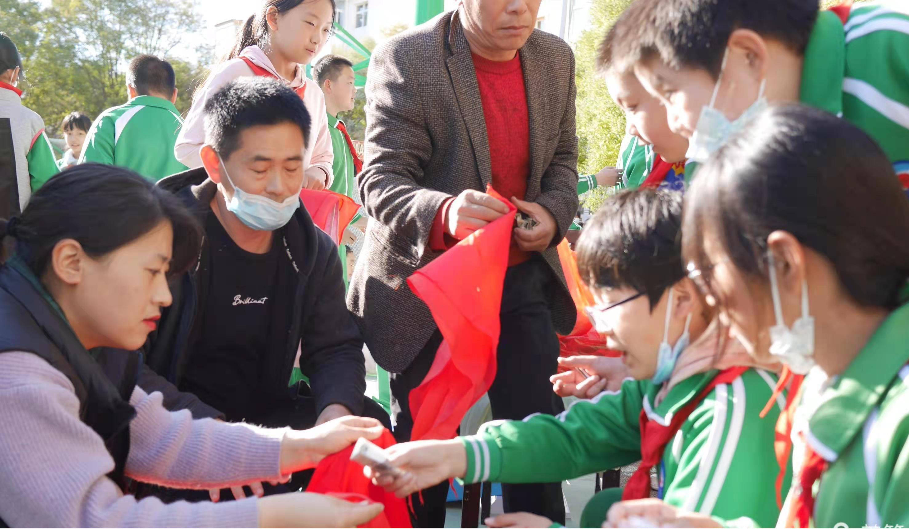 承德县第二小学用书香让爱心传递