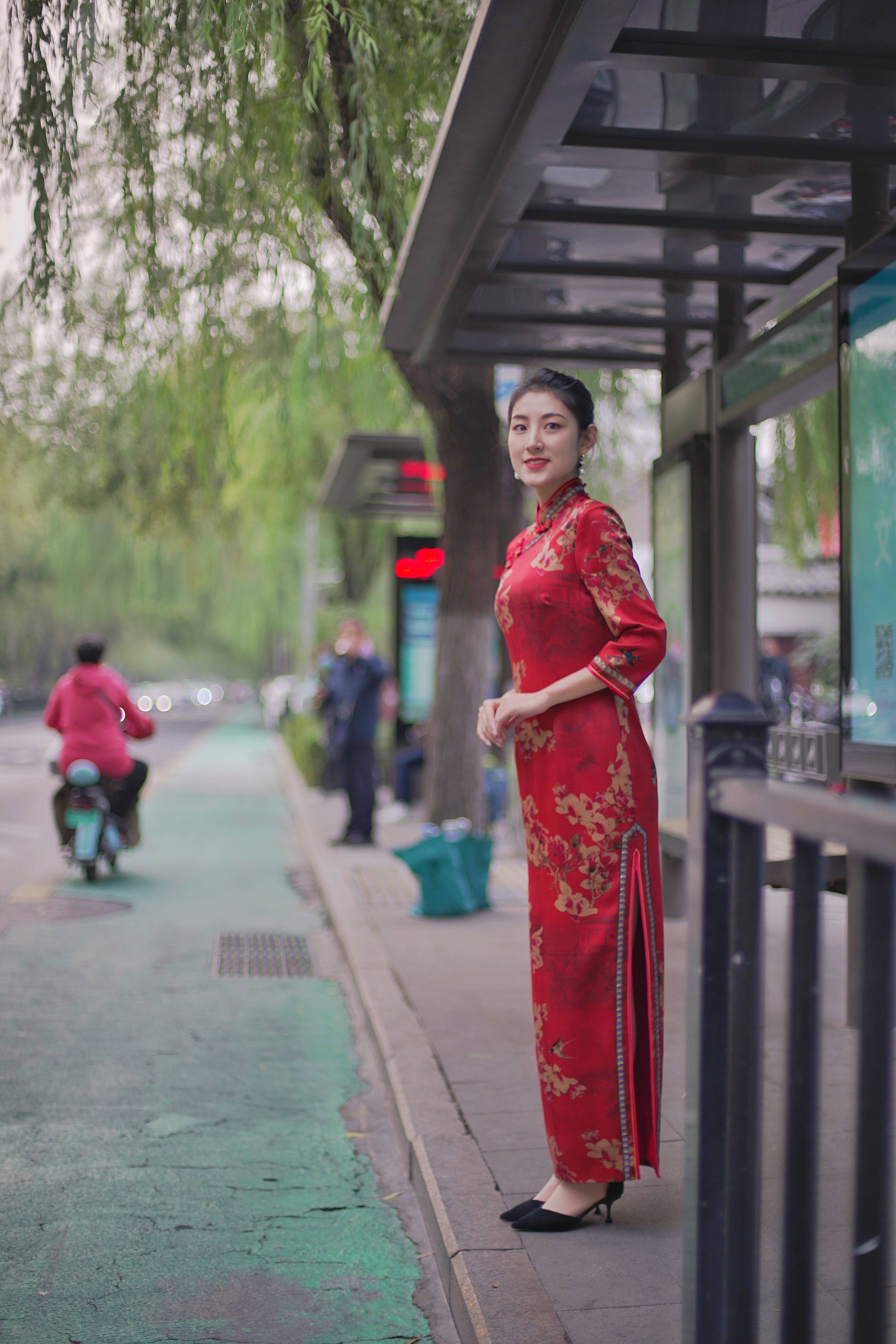 风华 一袭香云纱旗袍，浸染岁月的美