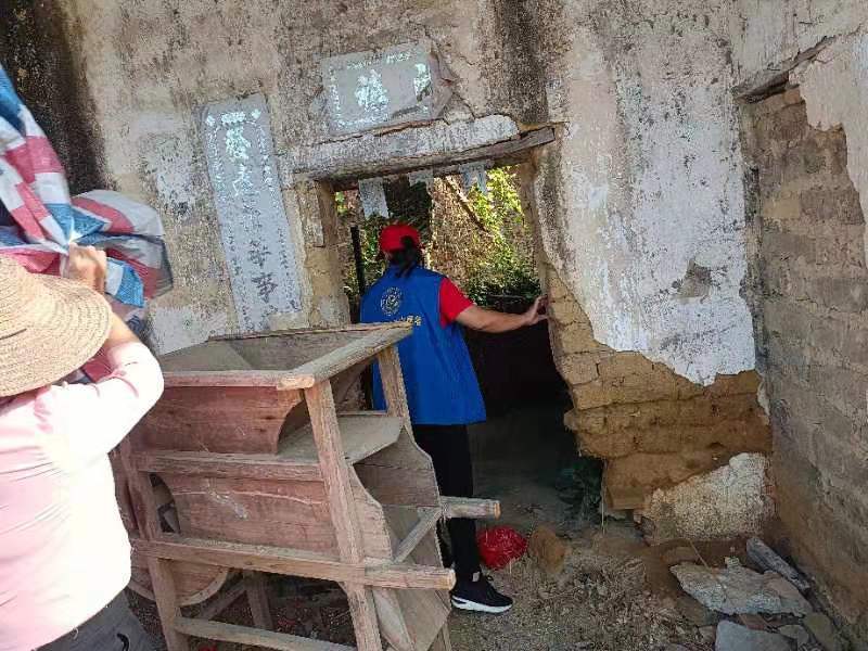 2021年11月9日,罗坑镇目力村委会组织村委会干部