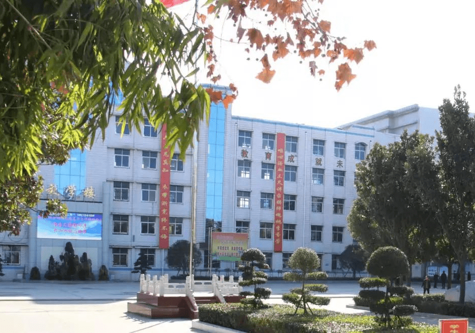 邓州市六高中:打造文明校园 涵育精神家园