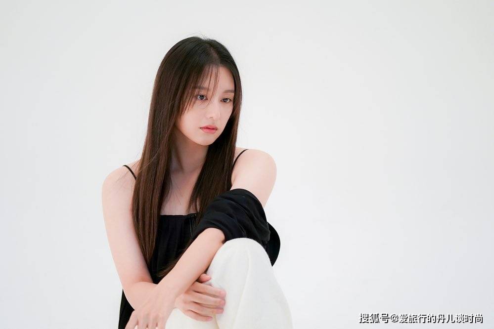 韩国女星金智媛,每一套穿搭都好看,高级感十足