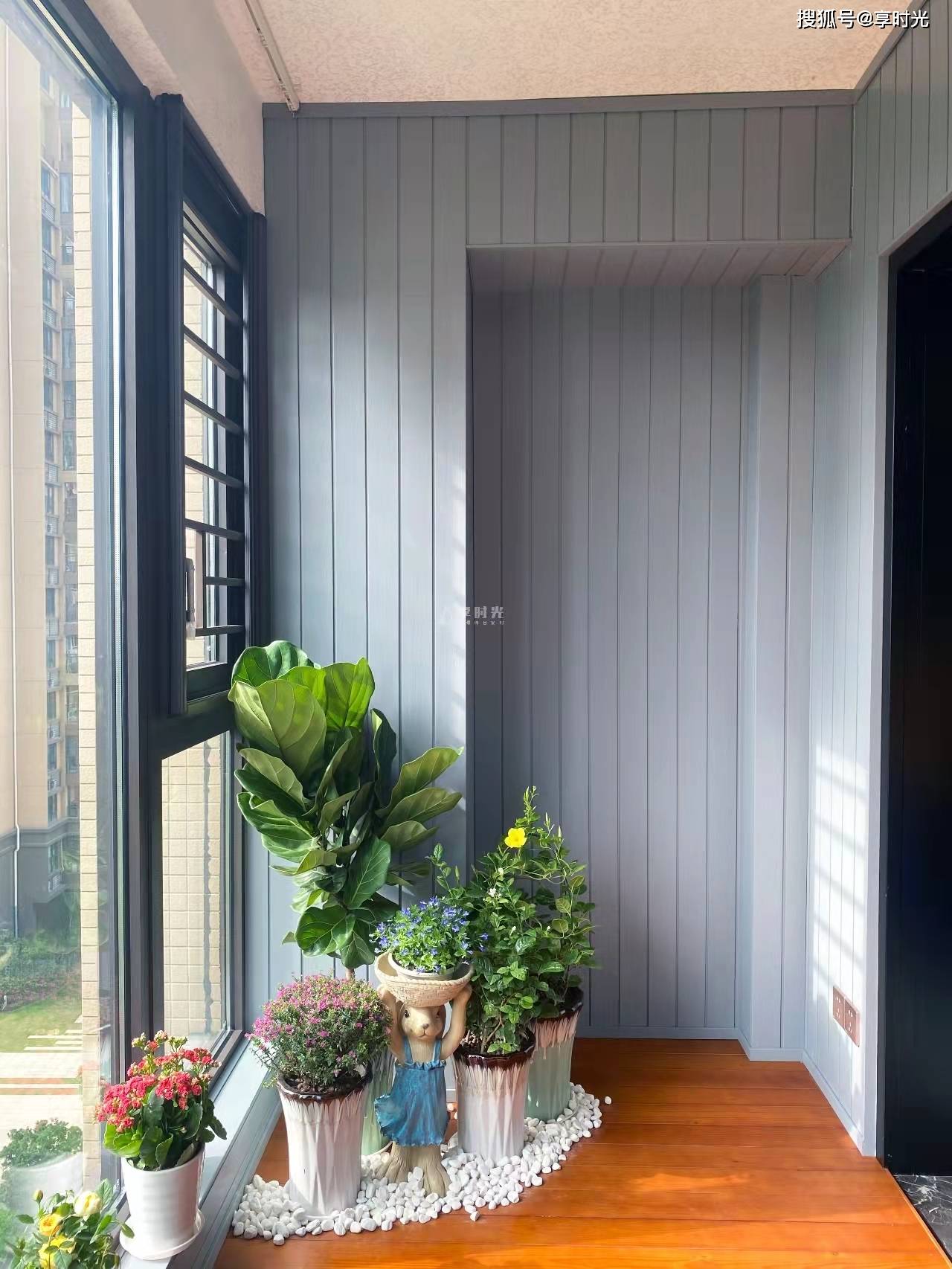 木阳台装修如何不浪费?这招低成本收纳了解一下_定制