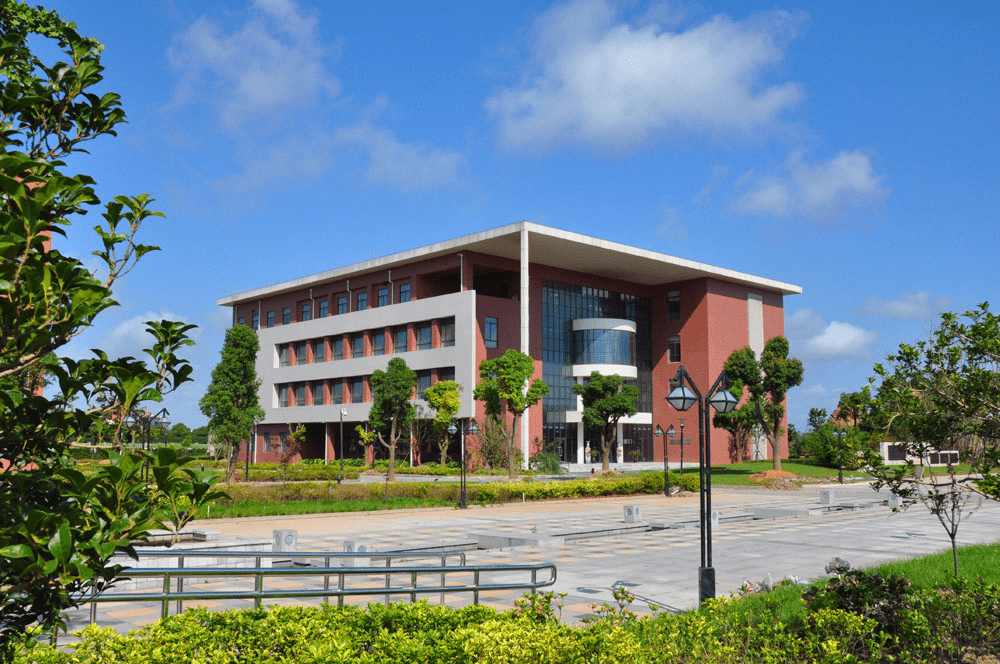品牌中国栏目组考察上海旅游高等专科学校_专业