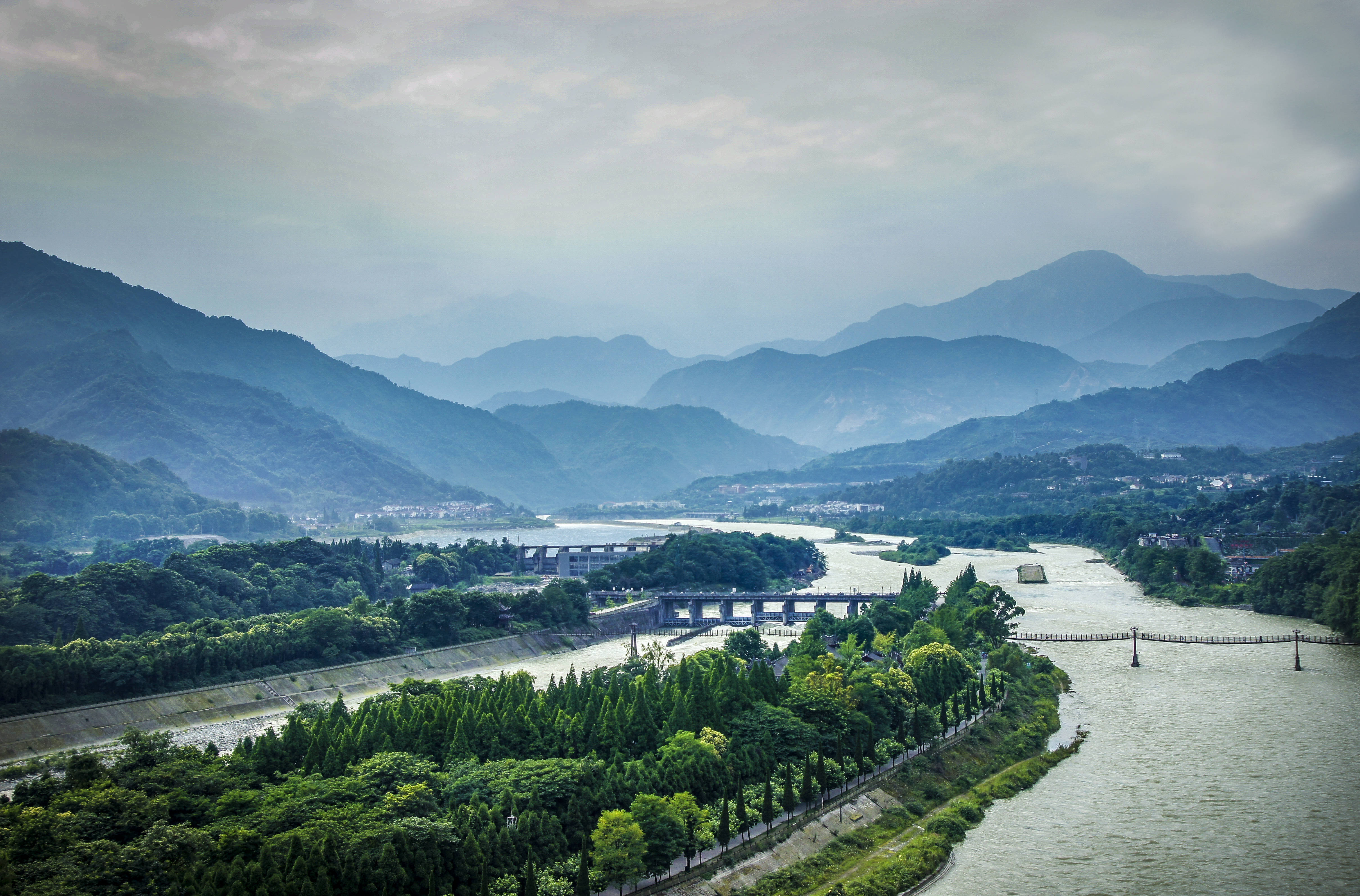 年底前,青城山