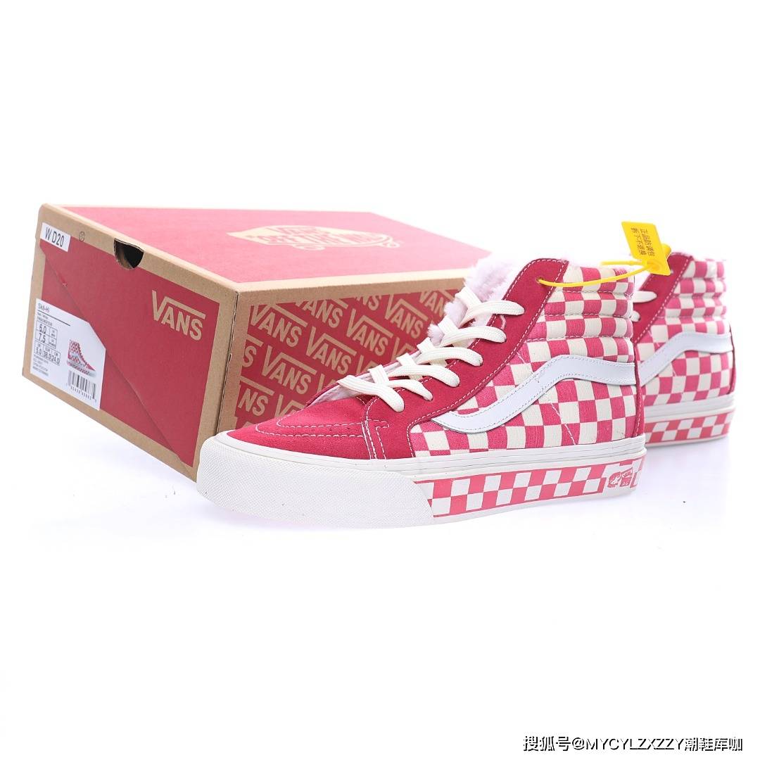 棋盘范斯Vans Vault OG SK8-Hi LX 高帮板鞋加绒麂皮淡粉红白棋盘底 VN0A38GF2U9