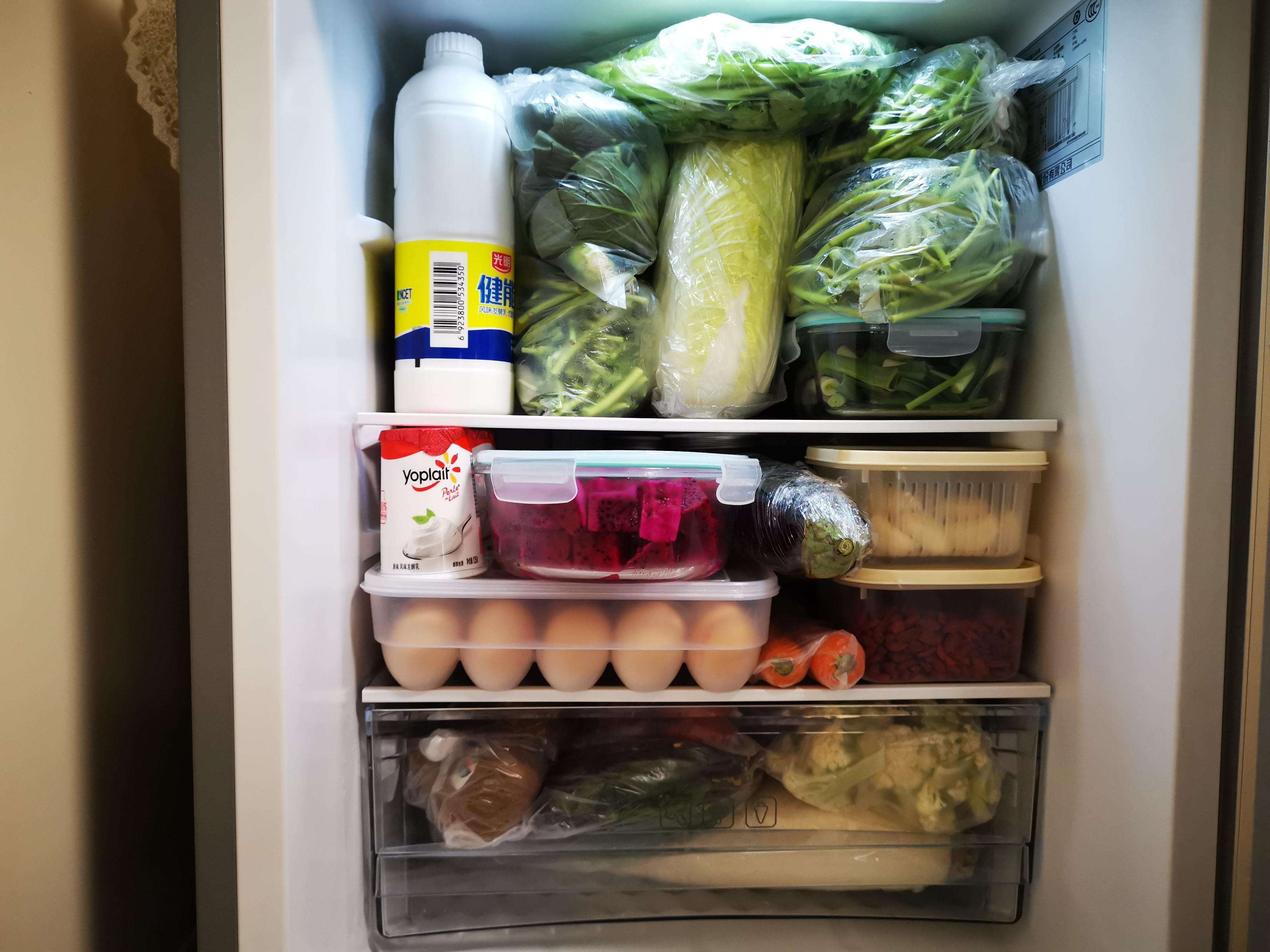 无论是在25 ℃的室温下保存,还是5 ℃的冰箱冷藏保存,蔬菜中亚硝酸盐