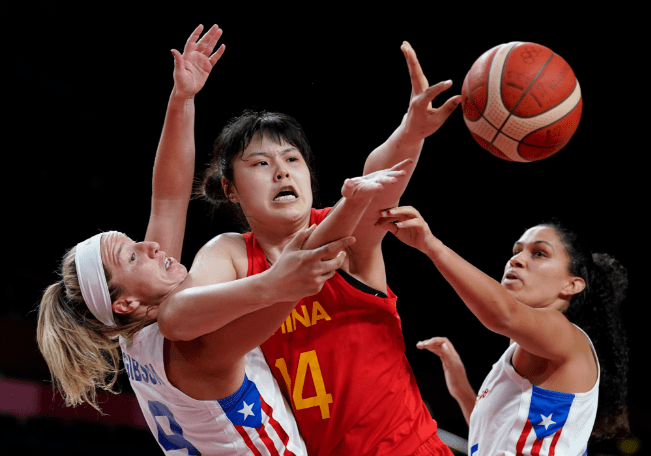 CBA|一人打爆對(duì)手8人？李月汝砍25+17+4 籃板搶贏山東全隊(duì)