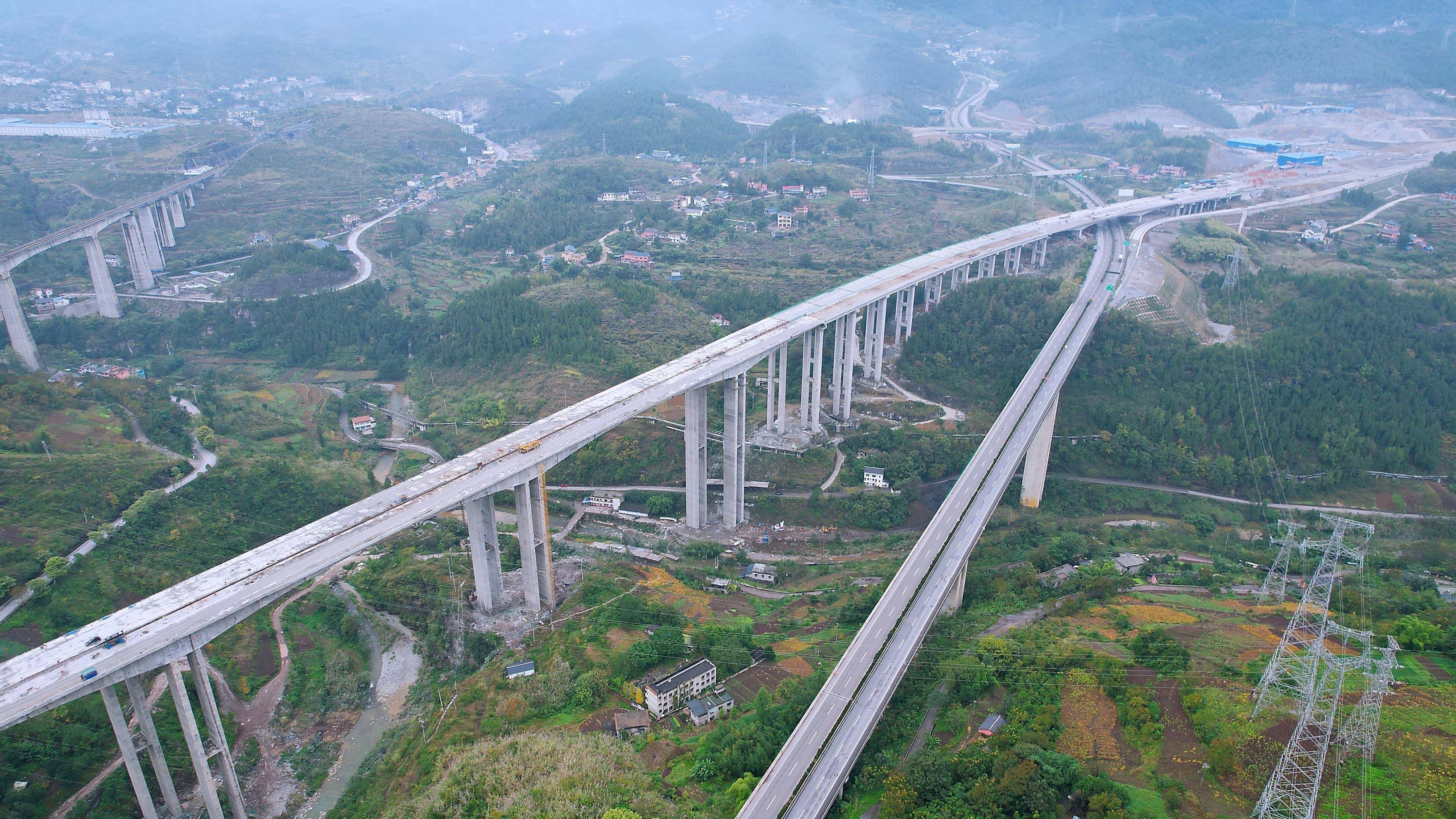 渝黔高速公路扩能项目(重庆段)主线全部贯通