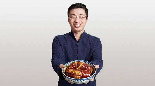 四川小伙放弃"铁饭碗"创业:靠卖卤鸡爪,线上一年进账6个亿_王雄_王小