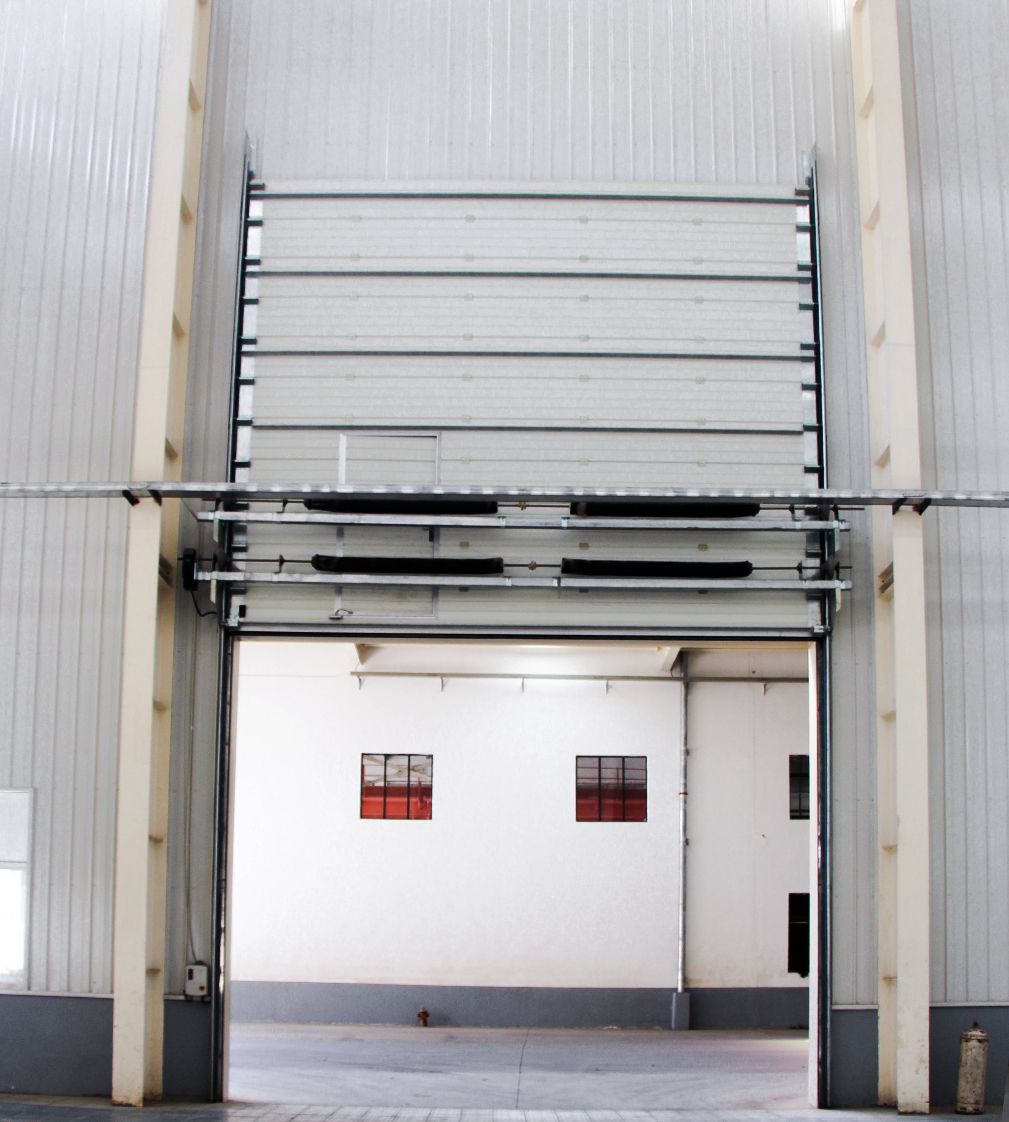 工业滑升门的是有哪些结构组成?工业门的组成部分有什么?