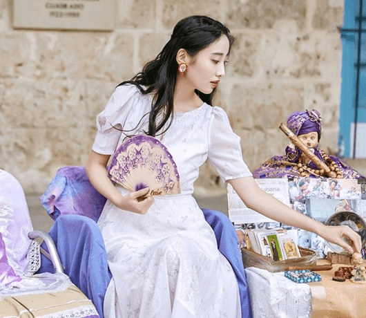 反转 服装印花蕾丝边拼凑长连衣裙