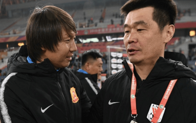 女足|誰來接替李鐵？中國足協(xié)并無預案，李霄鵬接任主帥是趕鴨子上架