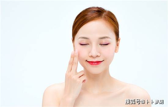 品牌ha品牌：去黑眼圈眼霜应该什么时候用