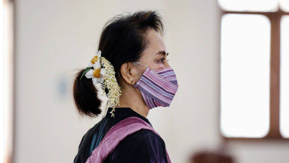 外媒:昂山素季首次身着囚服出庭_缅甸_温敏_民主联盟