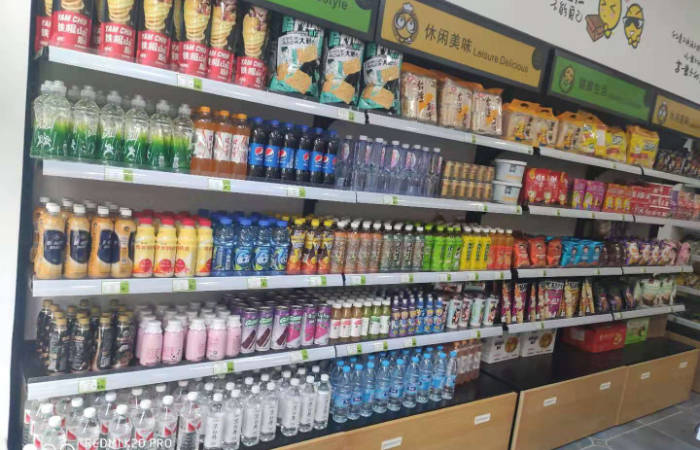 品牌|零食店如何应对行业竞争？“选址布局往街边走”