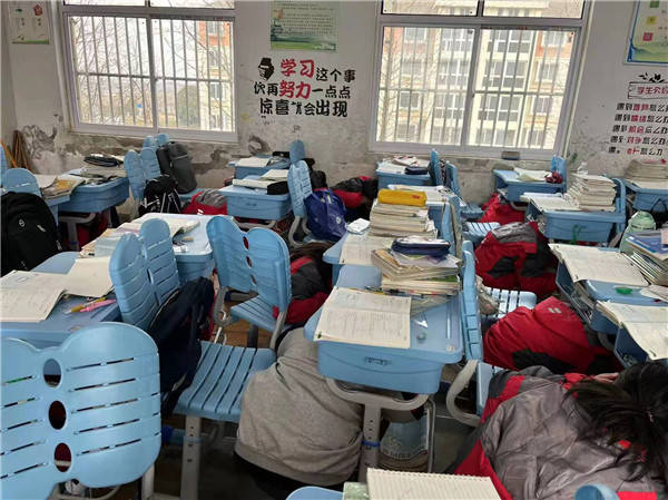 盱眙县明祖陵中学举行地震应急疏散演练活动