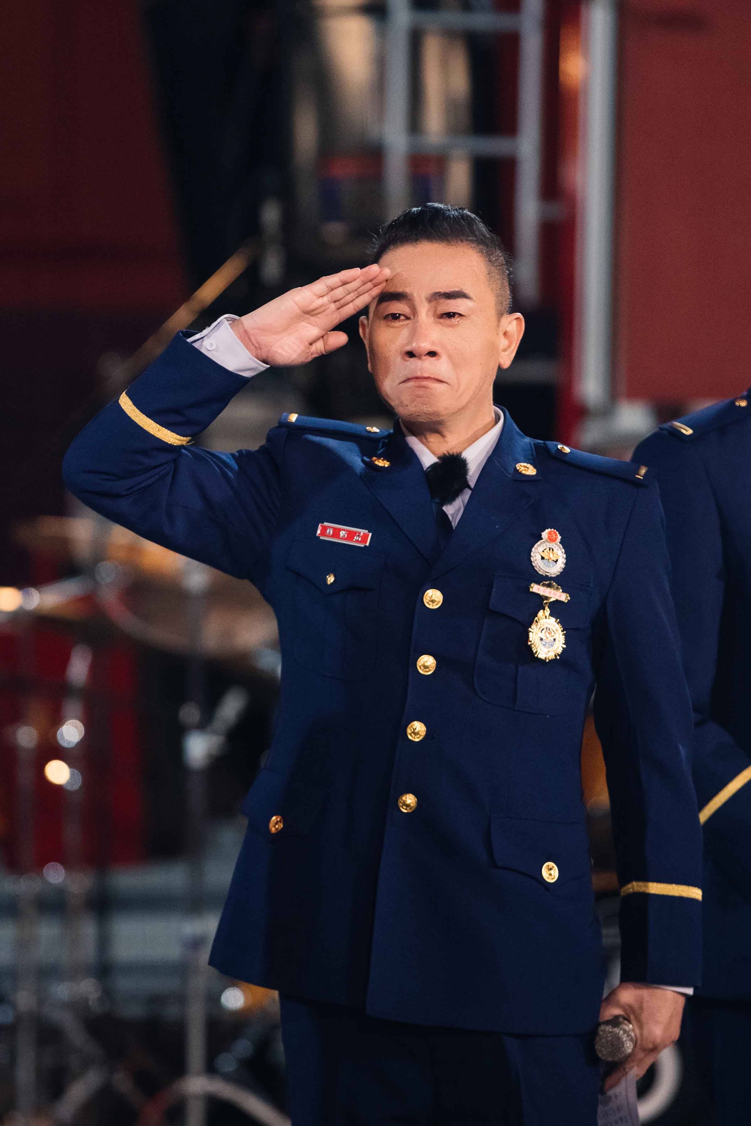 陈小春|《我们的滚烫人生》开启滚烫live秀 毕业典礼陈小春读信落泪