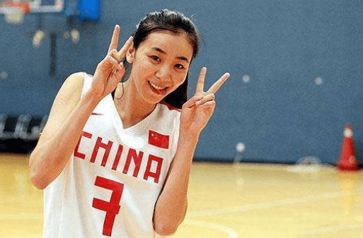 CBA|正式官宣！女篮最美国手夺冠后退役 32岁仍是单身待字闺中