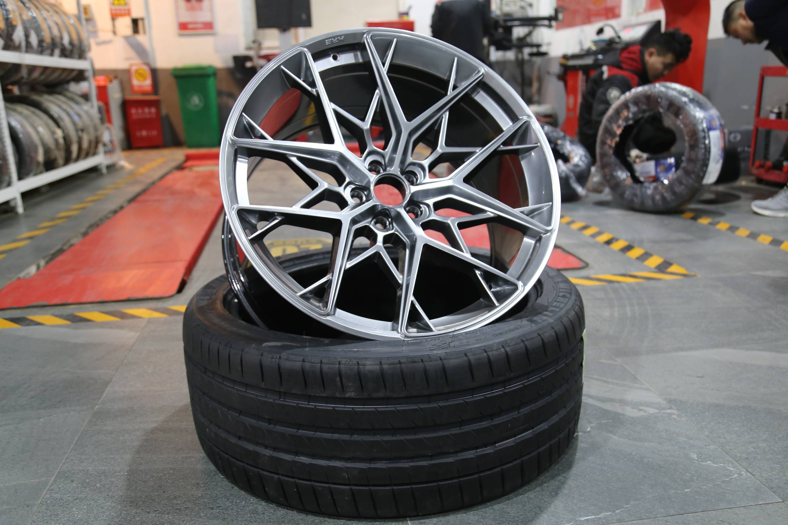 22寸锻造轮毂 gle63包围 阿基波罗刹车卡钳 电吸门_搜狐汽车_搜狐网