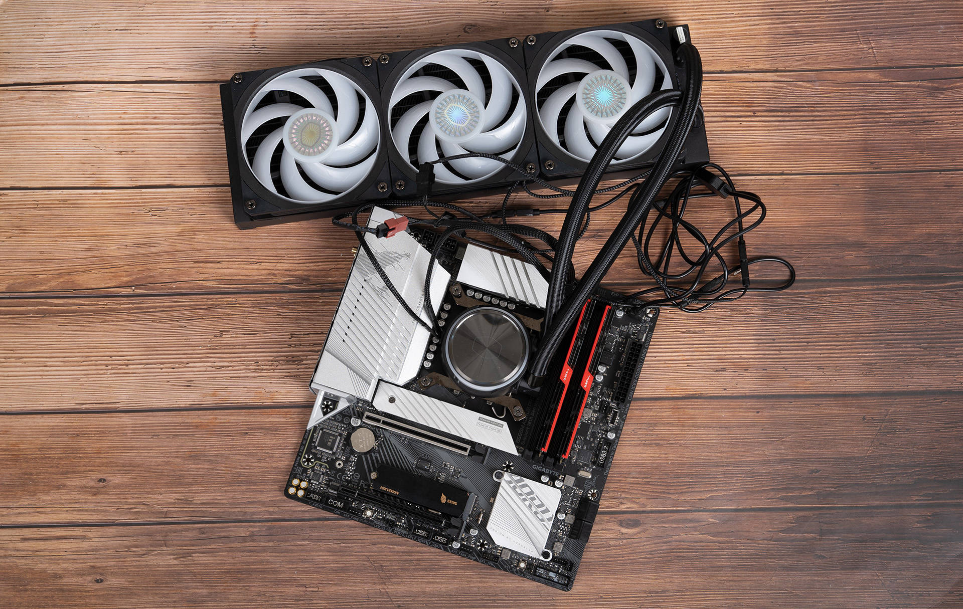 pin|技嘉雪雕B660M AORUS PRO AX DDR4开箱测试，搭配带K十二代酷睿也无压力！