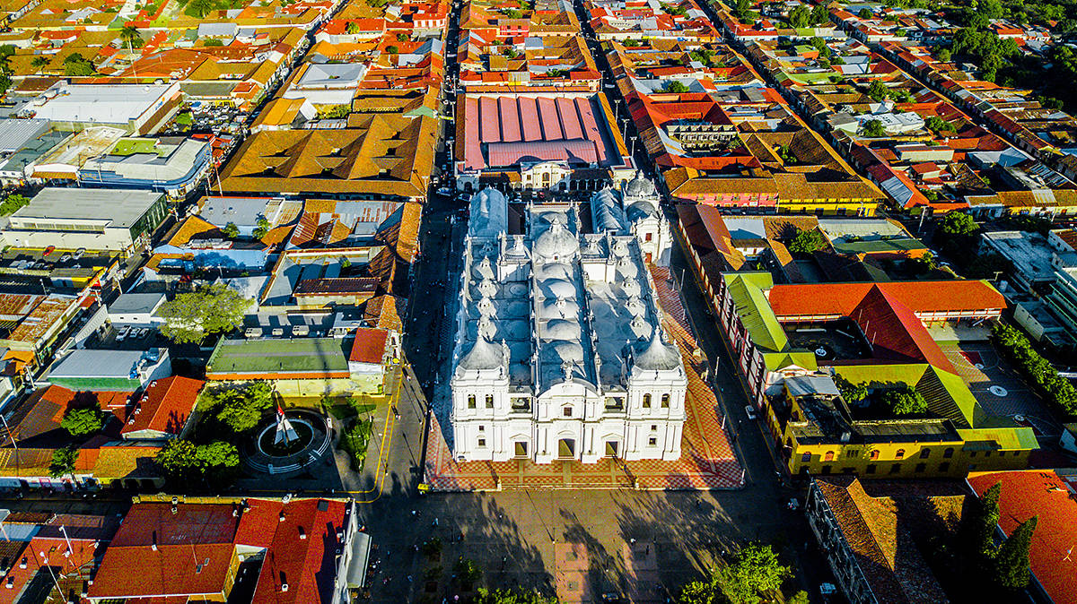 被火山喷发摧毁的尼加拉瓜古城，搬迁新址后，成为了两处世界遗产