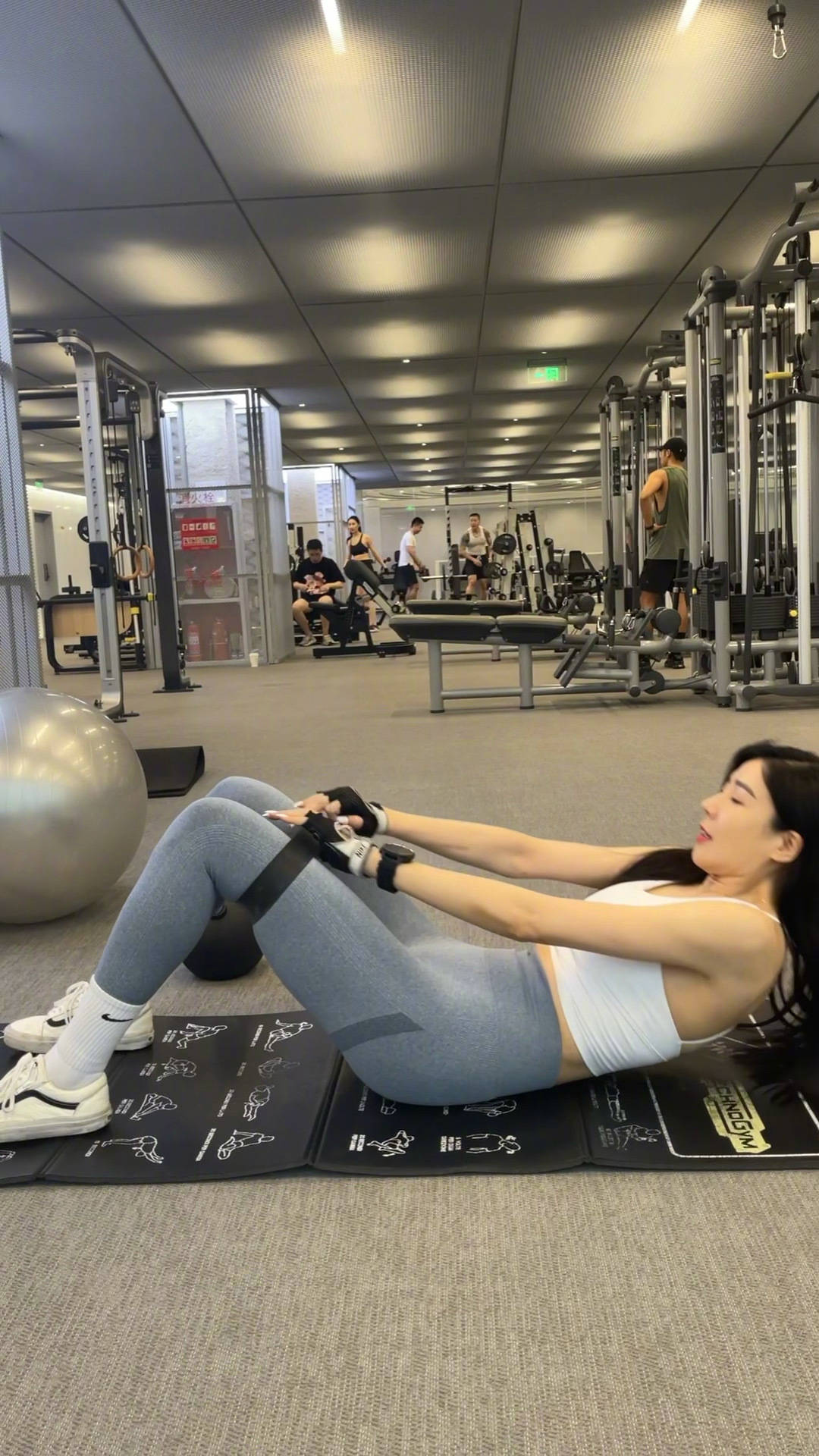 健身达人周韦彤教你日常修身美颜