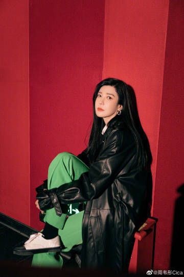 女神|女神周韦彤主演电影《惊天侠盗团》正在热拍