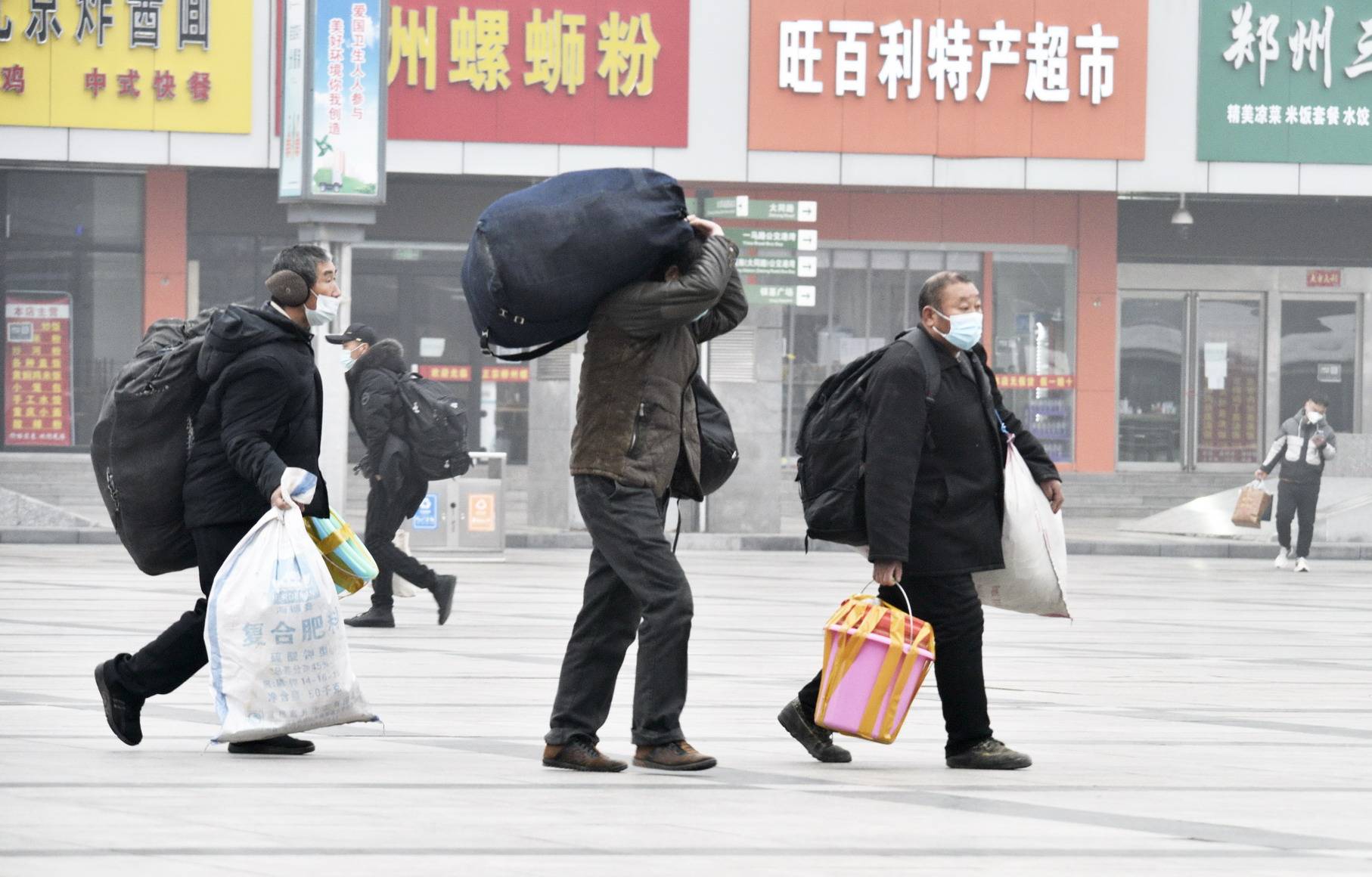 农民工春运返乡照片图片