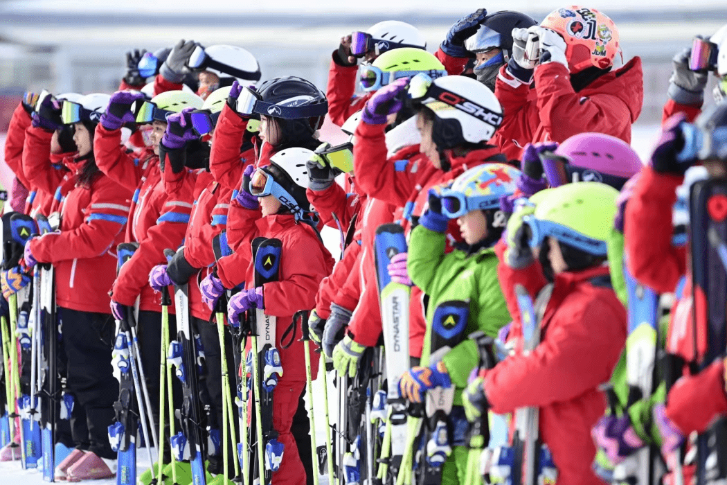 冬奥|一起向未来·放歌冰雪迎冬奥主题快闪活动在呼和浩特举行