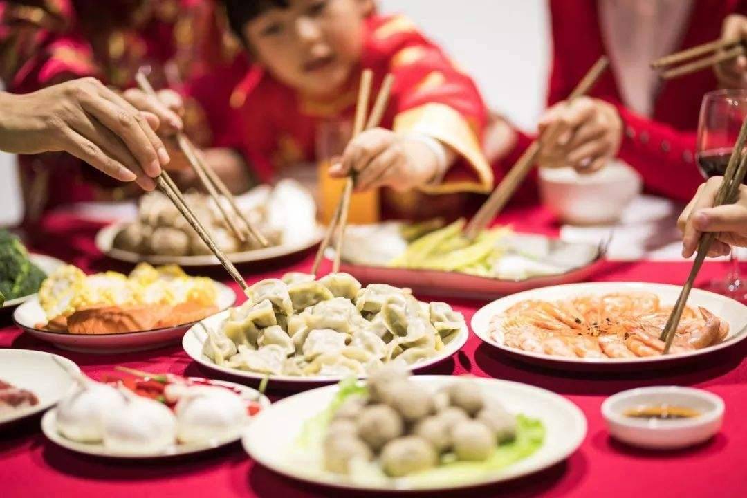 热闹年夜饭，没落餐饮人-锋巢网