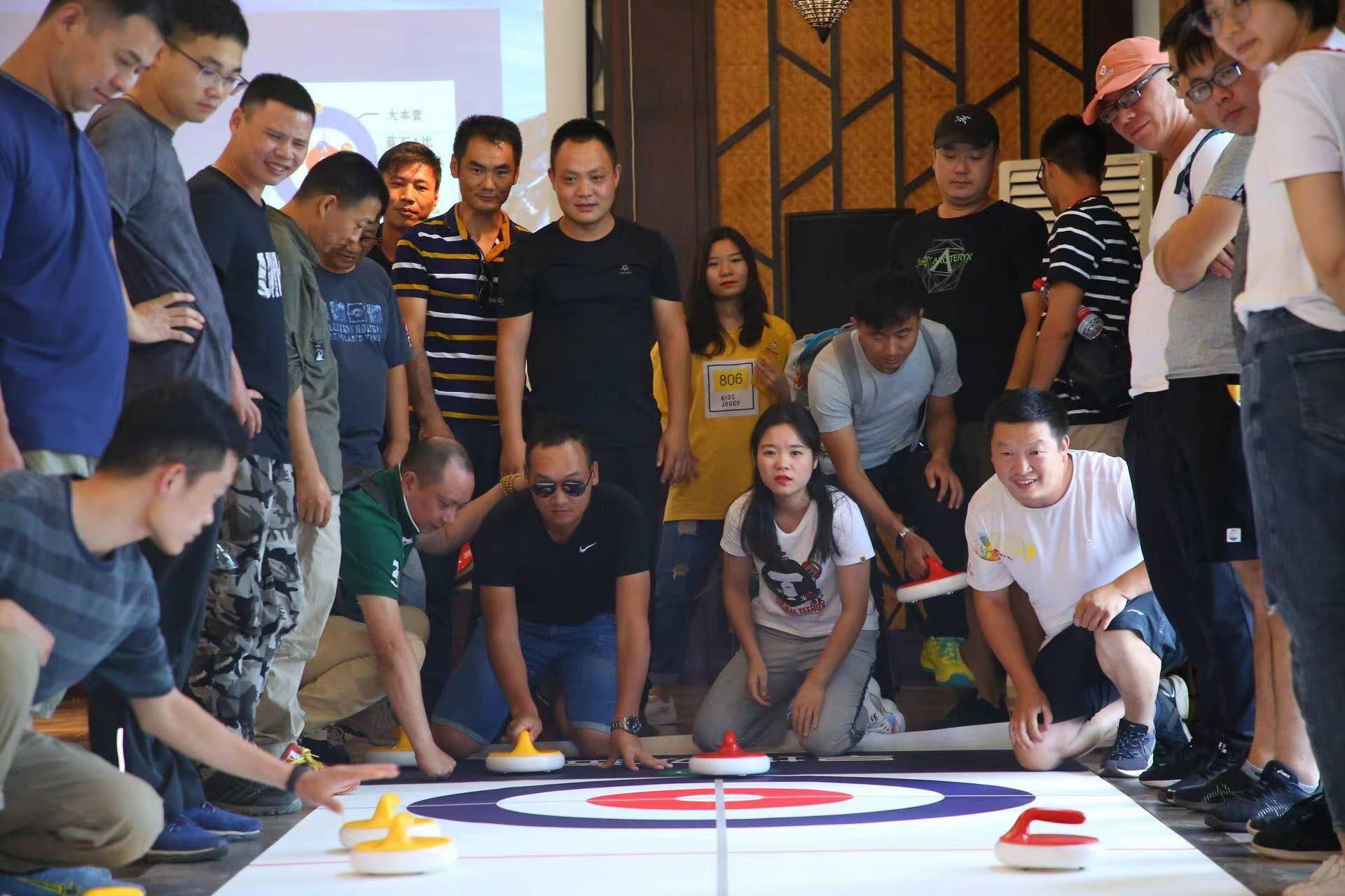 泰山团建泰山拓展培训中心旱地冰壶主题团建活动_团队_运动_陆地