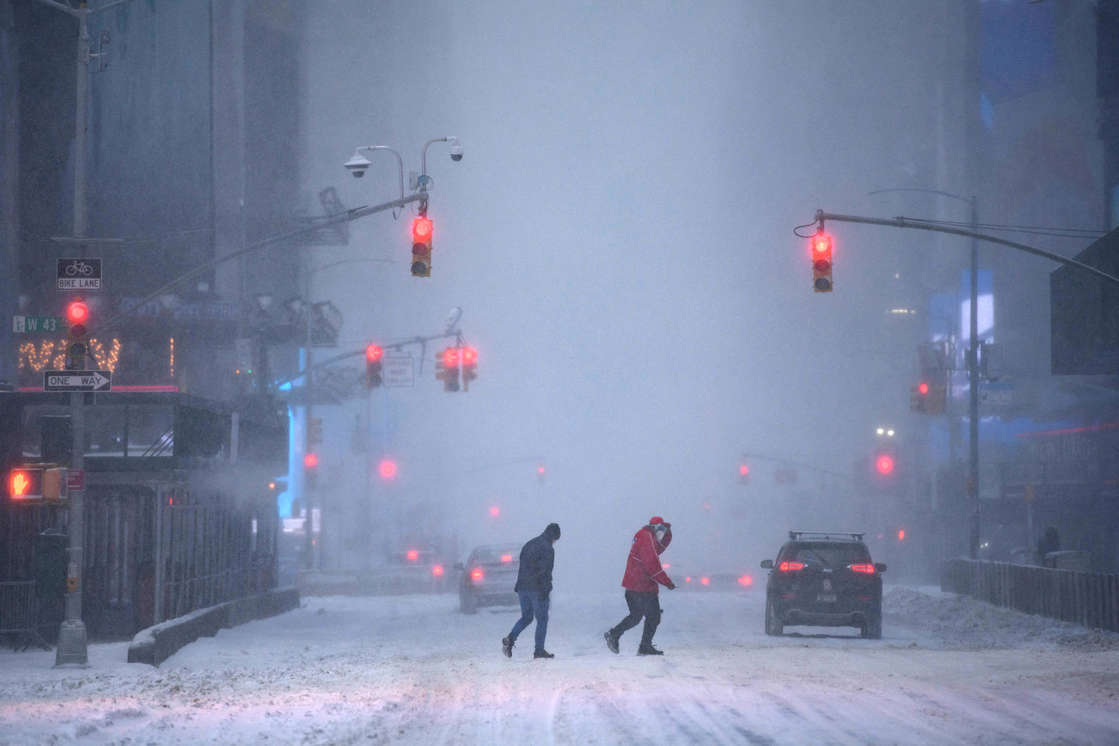 拜登|残酷的雪景，惨兮兮的美感