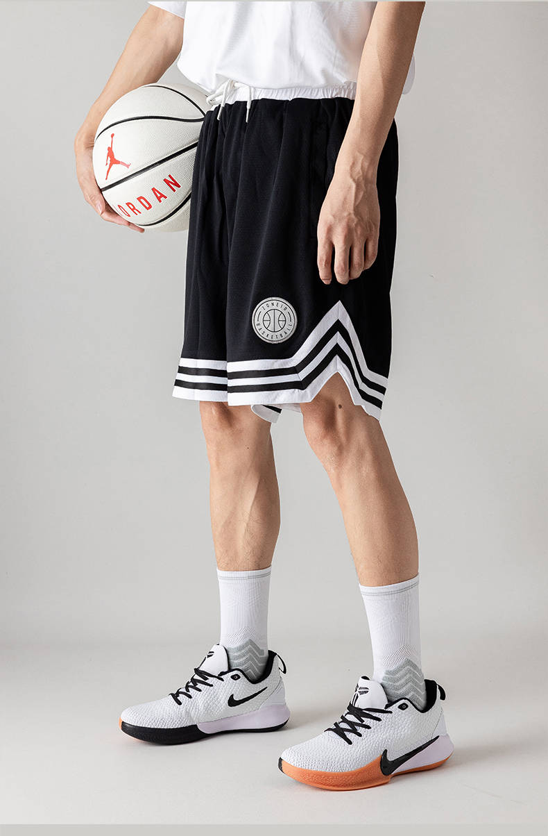 实战篮球袜都有哪些特点呢?_袜子_合运动_设计