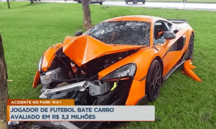 海港外援保利尼奥雨天驾车出车祸,所幸人没有受伤 8回复 / 0亮_巴西