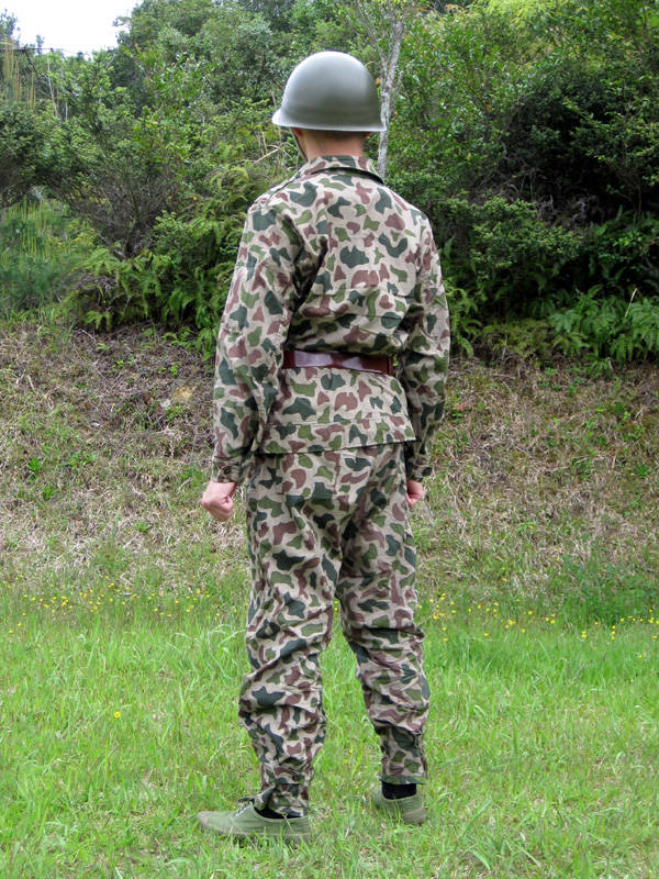 迷彩服_在乌中国公民约6000人 中使馆发声_乌克兰禁止18至60岁男性