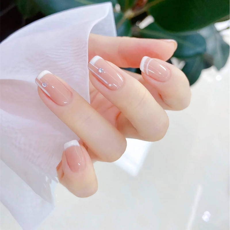 因为自己做美甲和美甲店里的差别有多大？看完这3点你就懂了