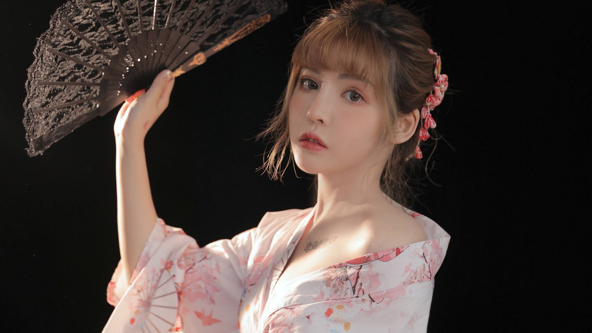 时节换季时节到了，皮肤干燥、起皮、生皱，应该怎么办？