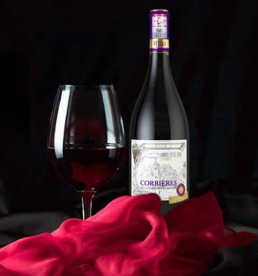 干红酒|今天女生节，我不打算推荐“适合女生喝的葡萄酒”