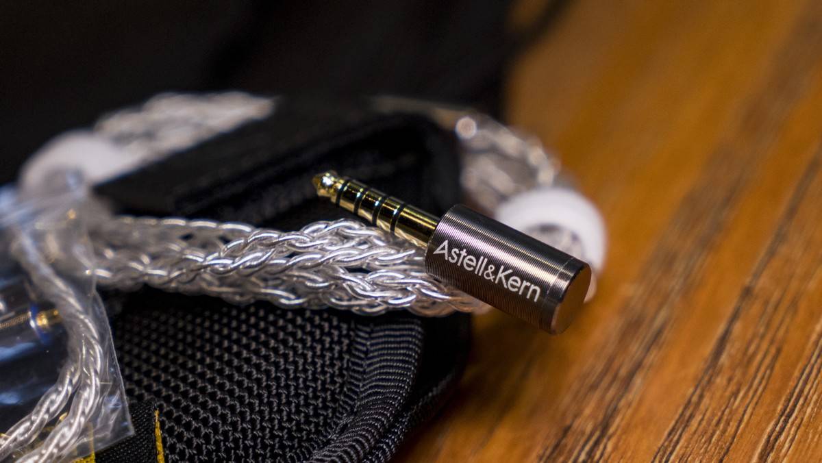 astellkernzero1耳机上手玩