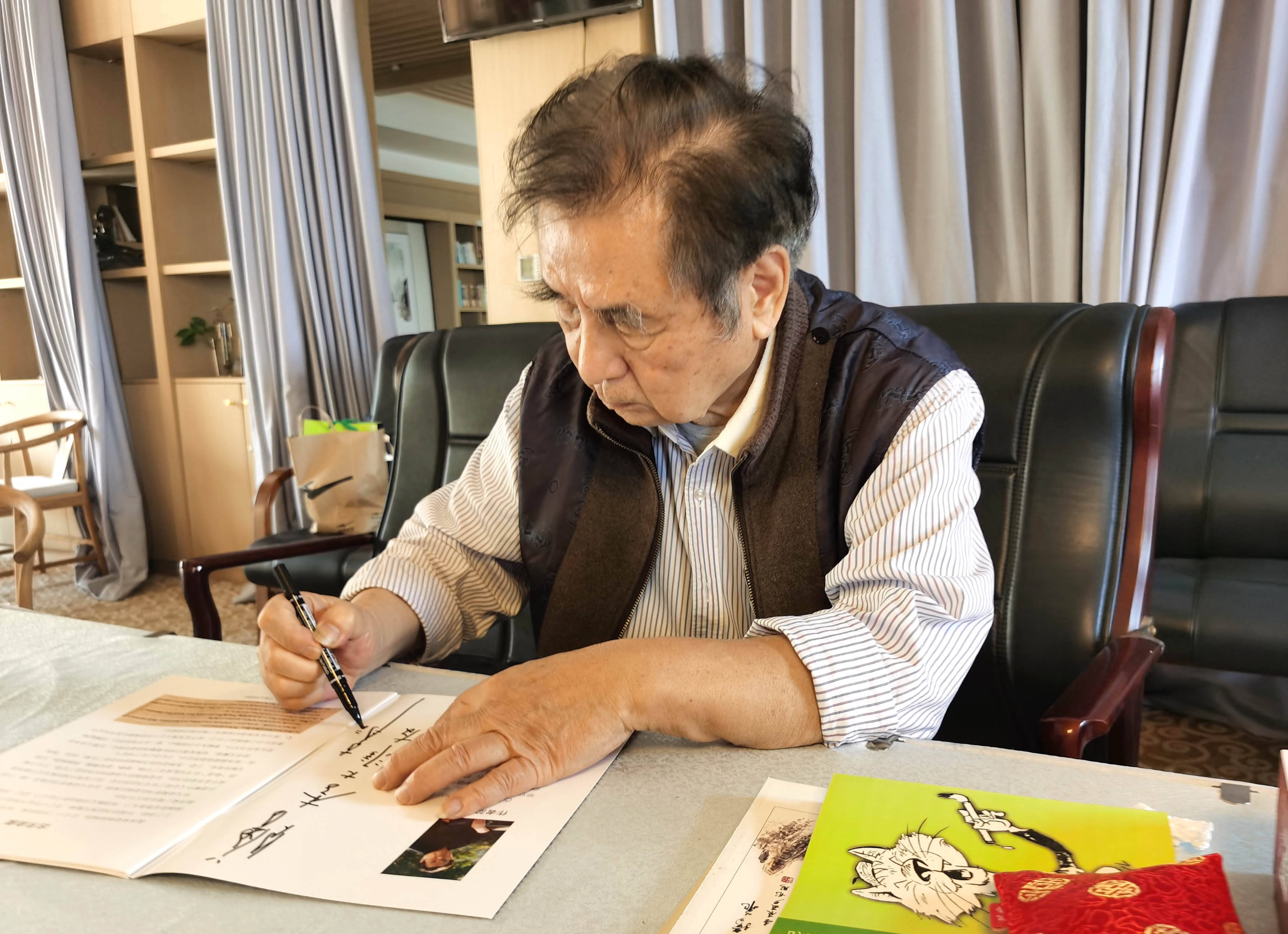 缙云山上一"仙翁"—访著名油画大家古月_古老_重庆_蔡跃宏