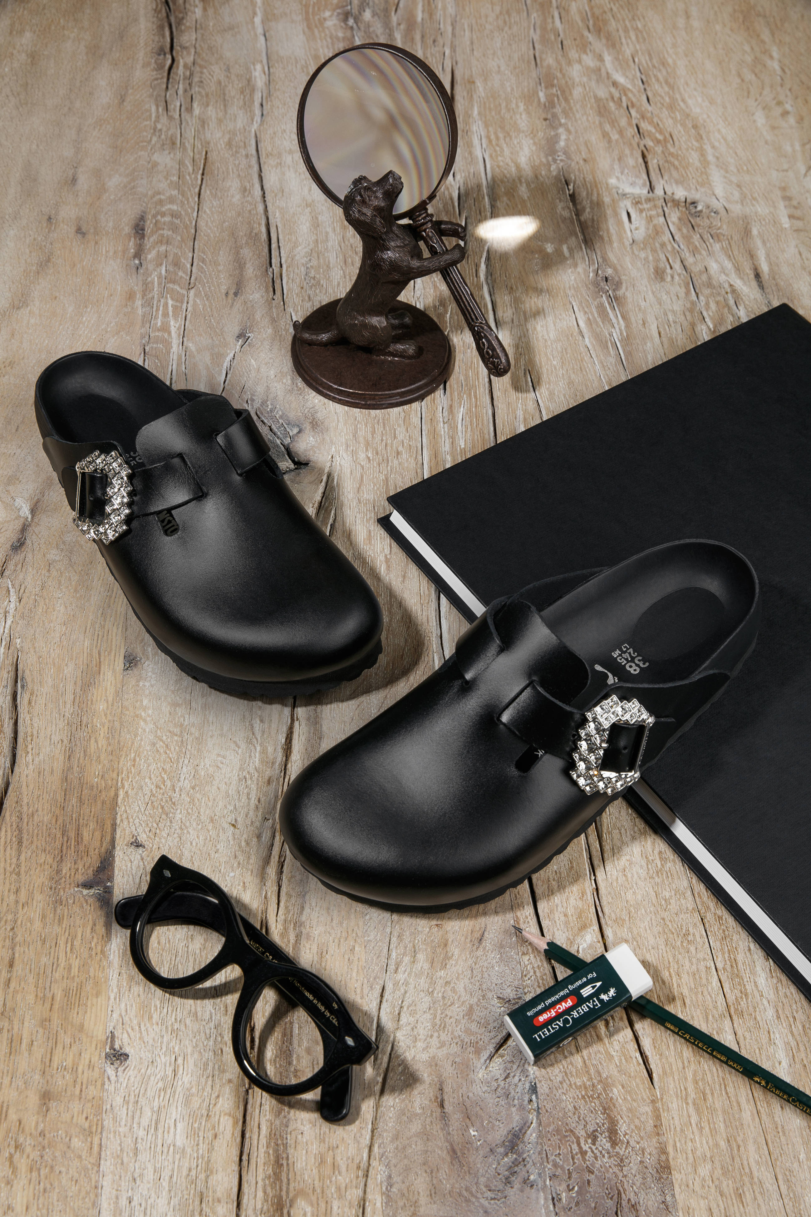 BIRKENSTOCK 携手MANOLO BLAHNIK 推出联名款奢华鞋履系列_手机搜狐网