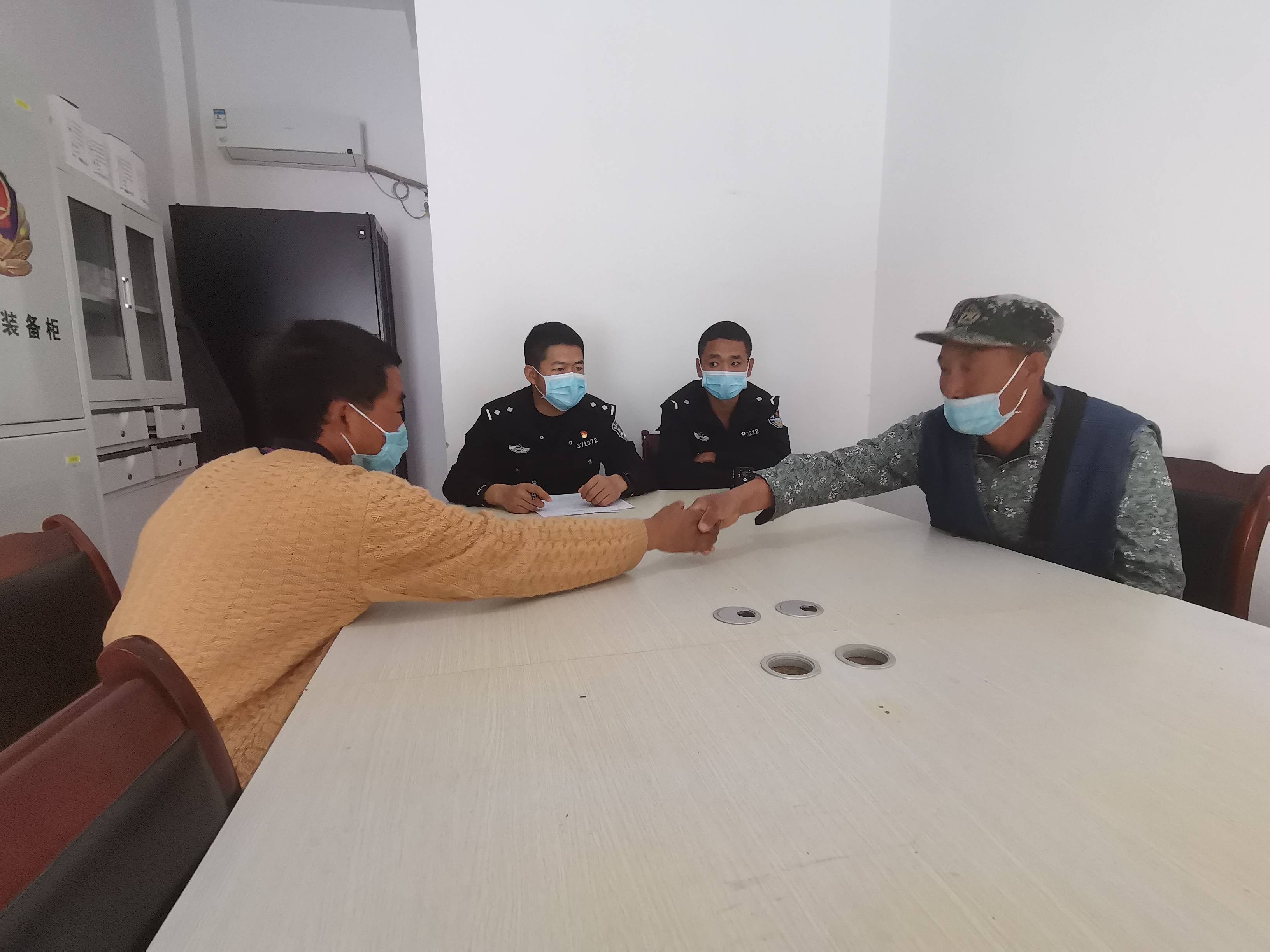 称杆所借鉴枫桥经验成功调解一起邻里纠纷