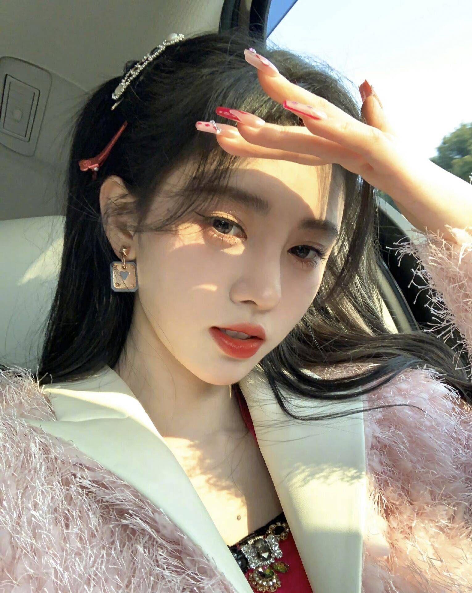 鞠婧祎写真合集：靓丽甜美的小女星