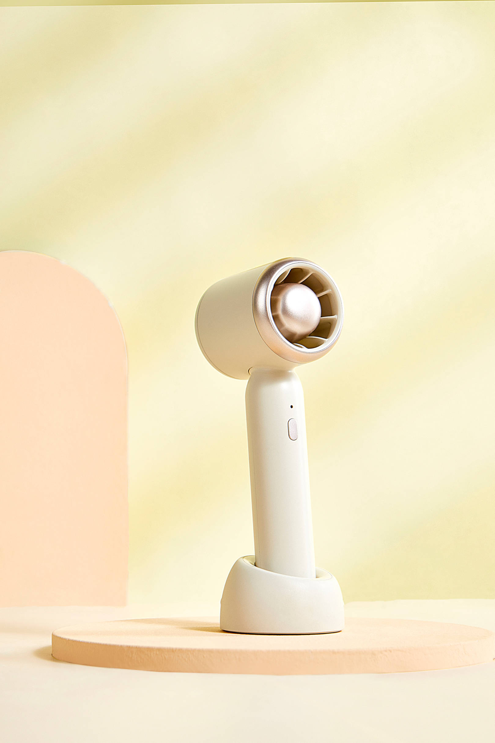 未远× 瑞德设计|传统品类革新-手持小风筒产品设计_服务_消费_风扇