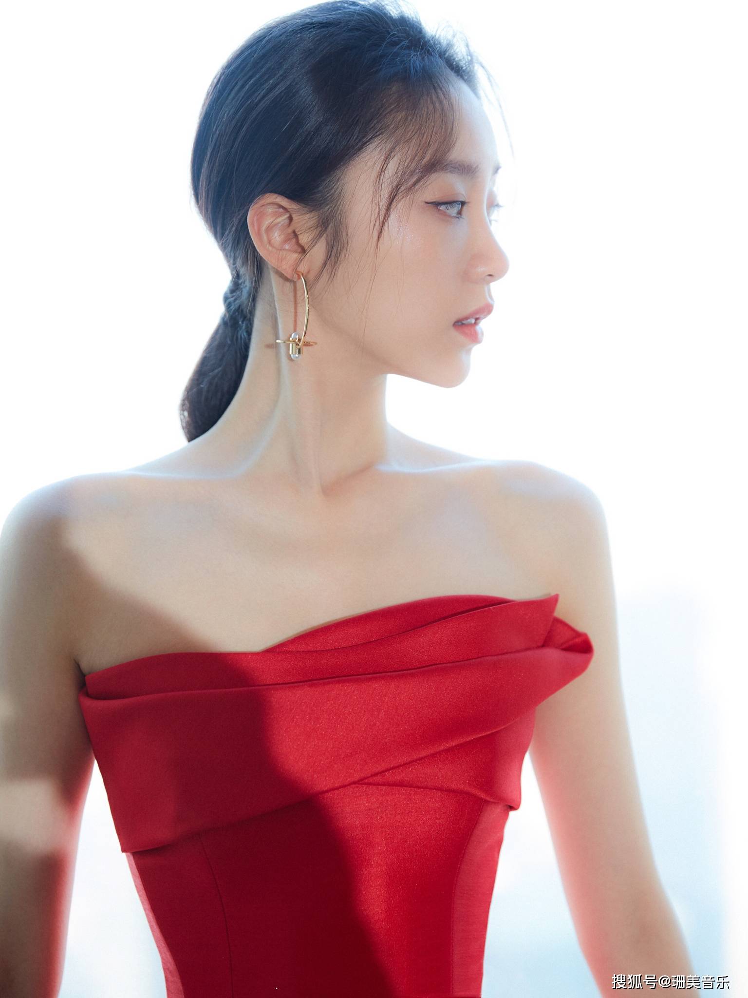 张月2022最新混搭写真组图-珊美音乐-搜狐大视野-搜狐新闻